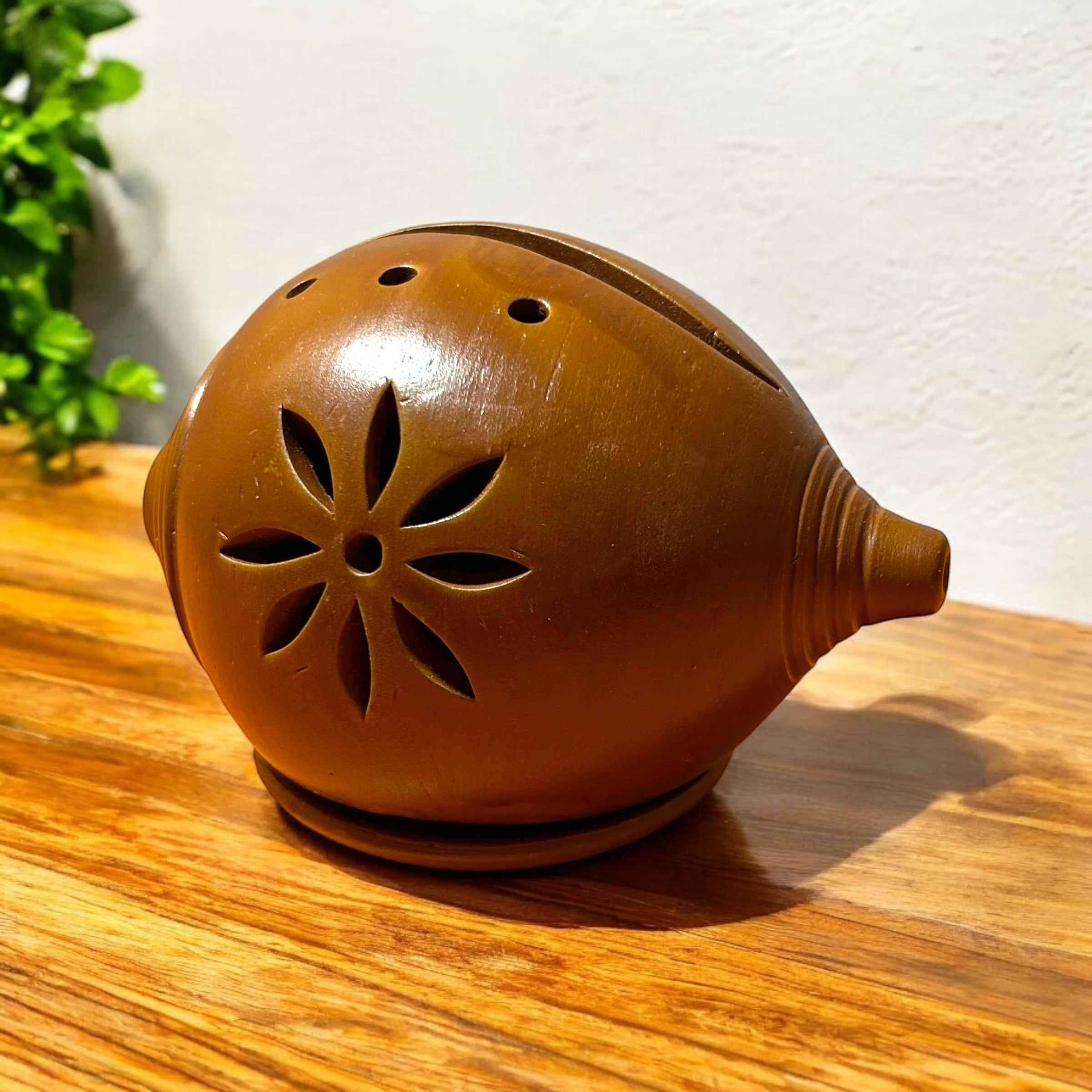 Terracotta Conch Shell Lamp