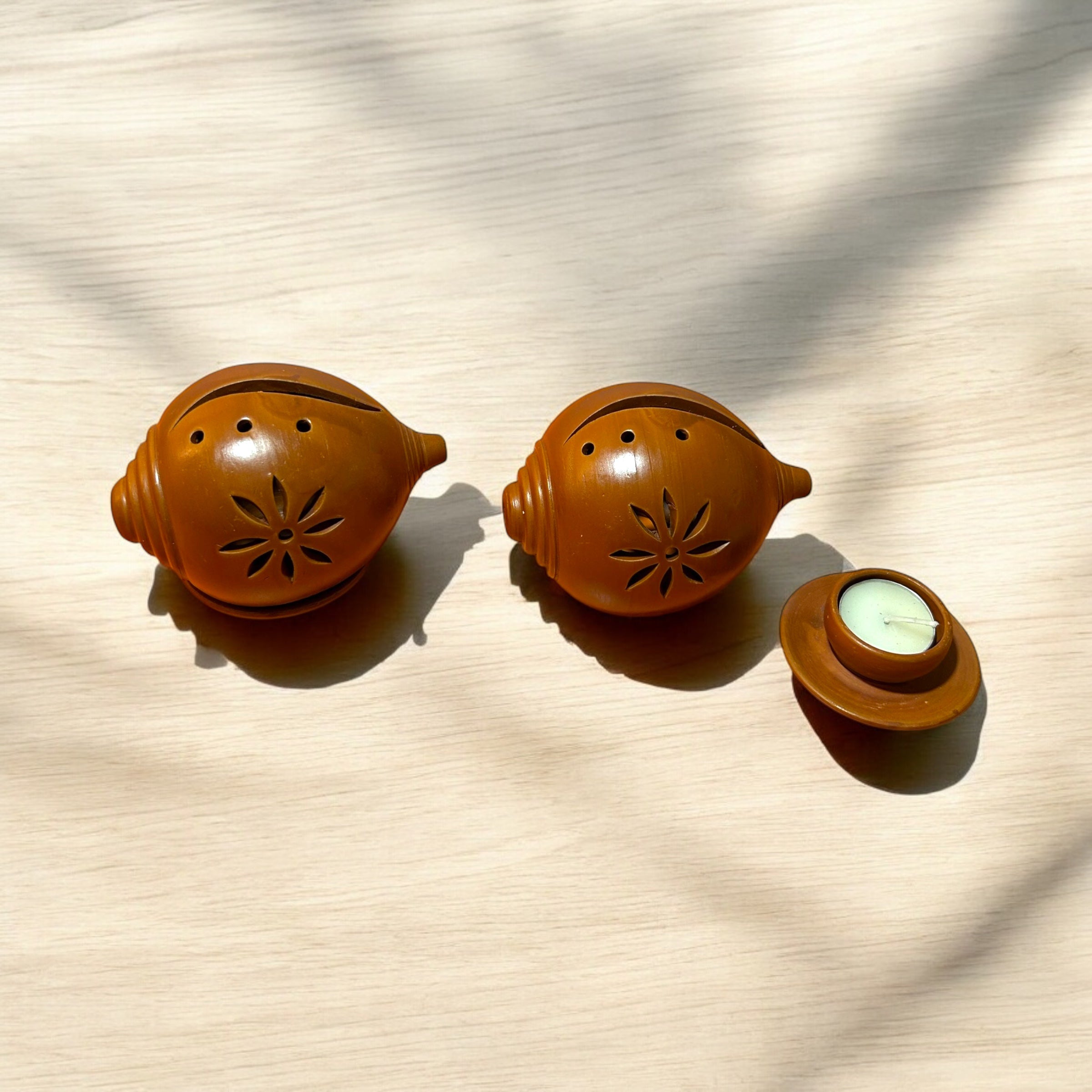 Terracotta Conch Shell Lamp