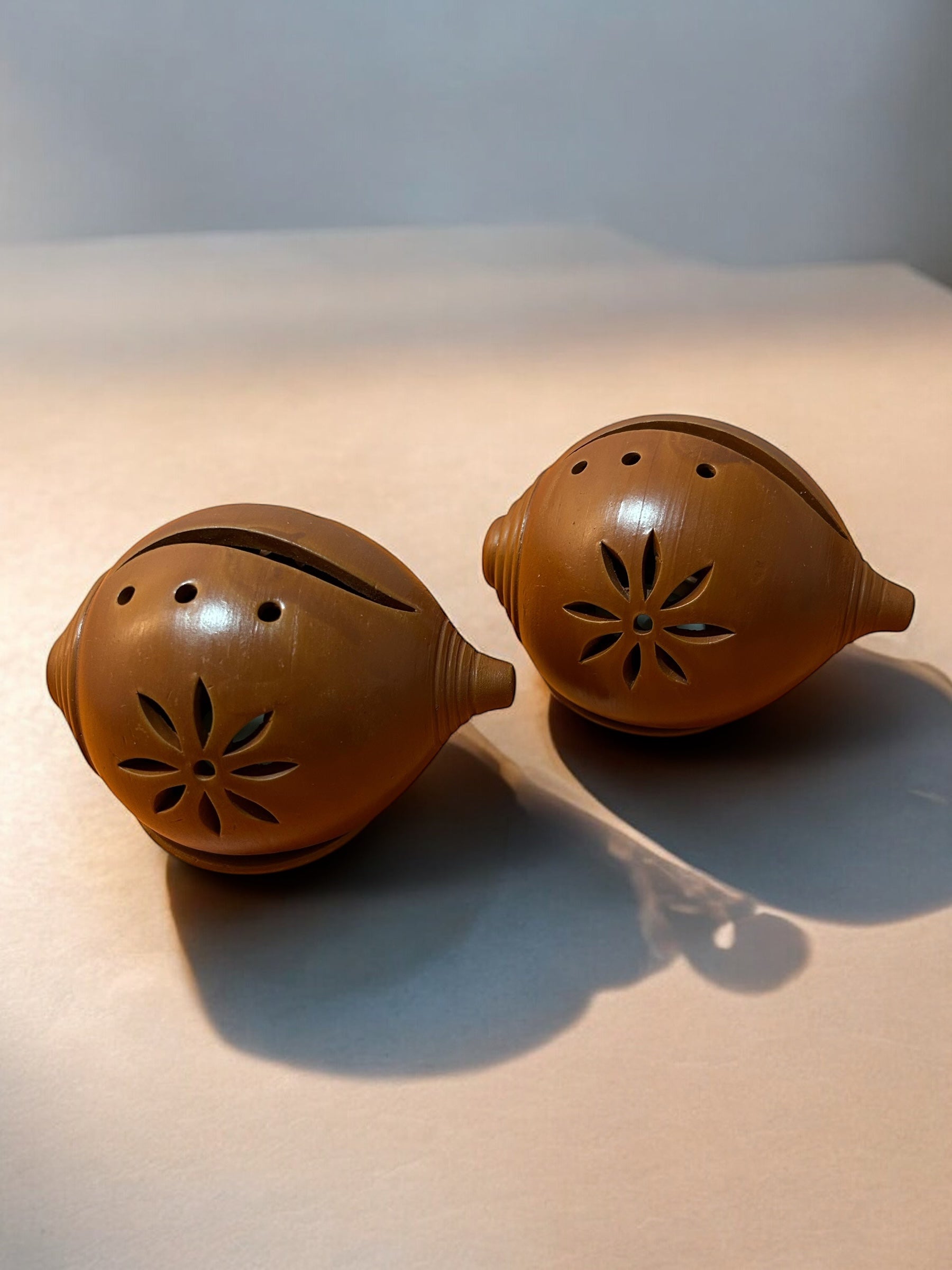 Terracotta Conch Shell Lamp